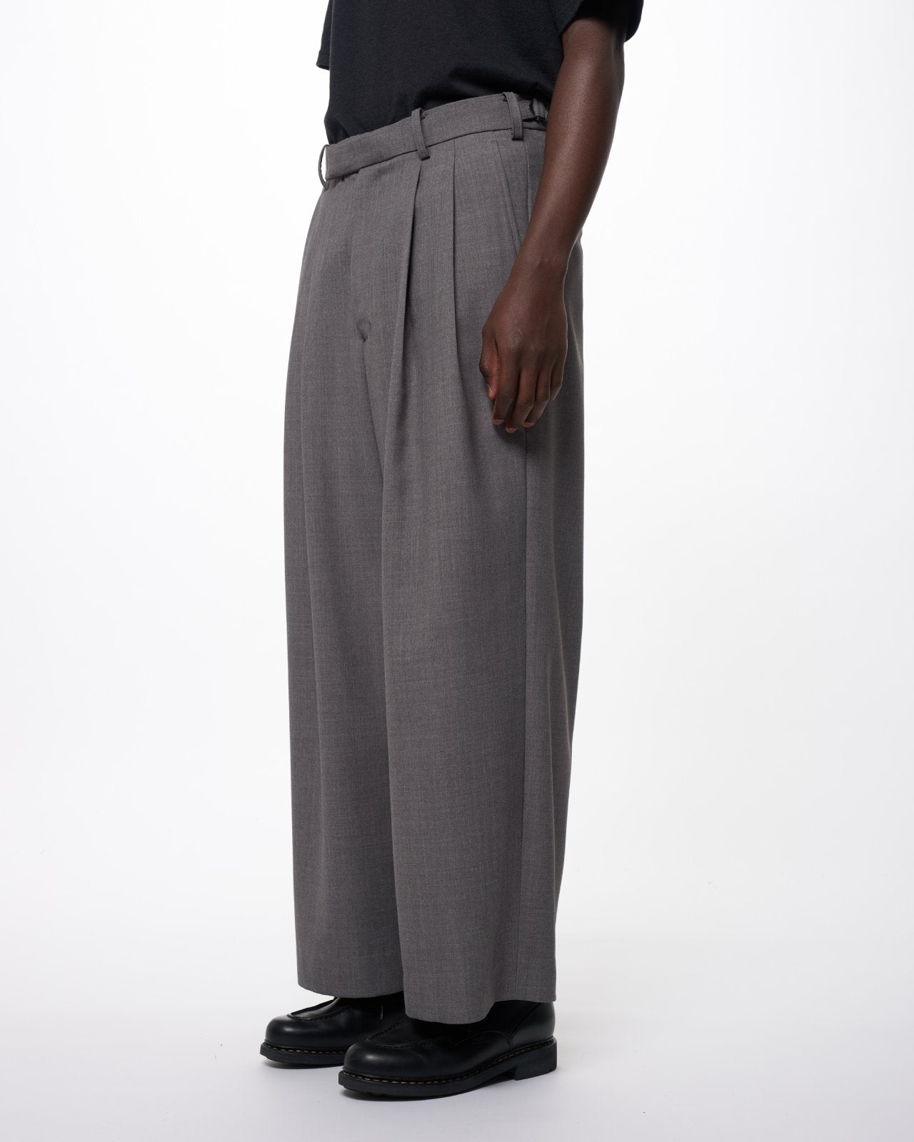 Recycled Polyester Wool Gabardine / Double Pleated Baggy Trousers, Gray