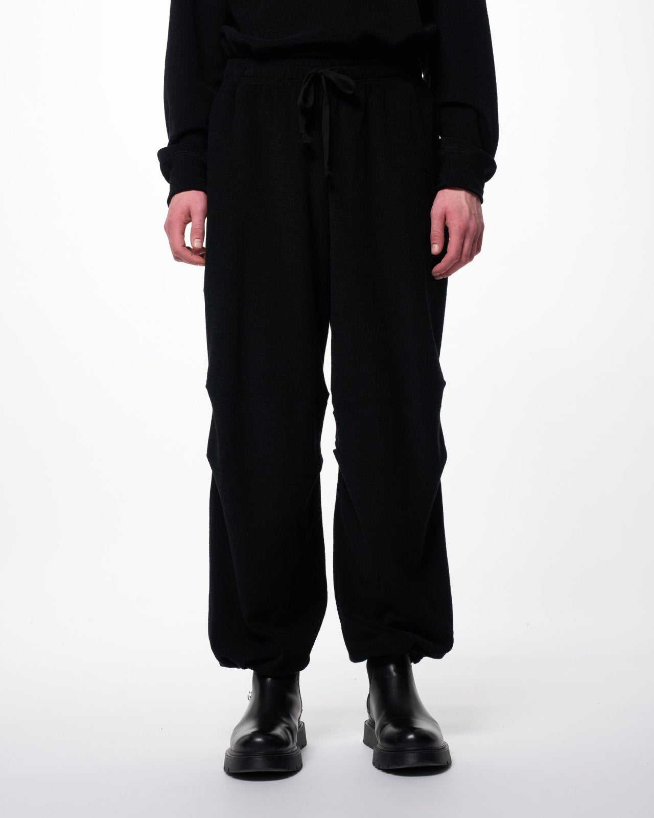 Super 140s Washable Wool Pile Knit / Tucked Knee Training Pants, Black